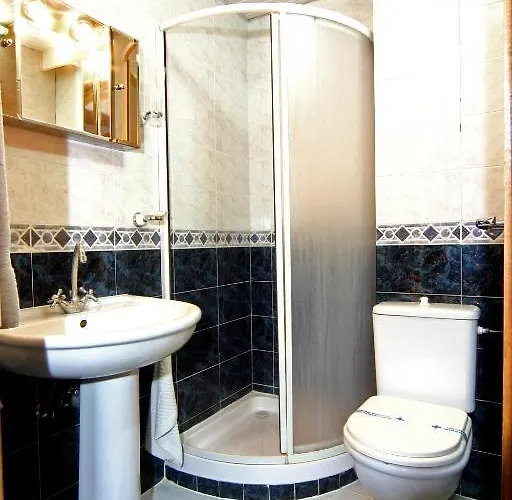 Family Argo 2* וארנה