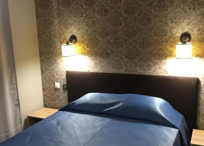 Family Argo 2* וארנה